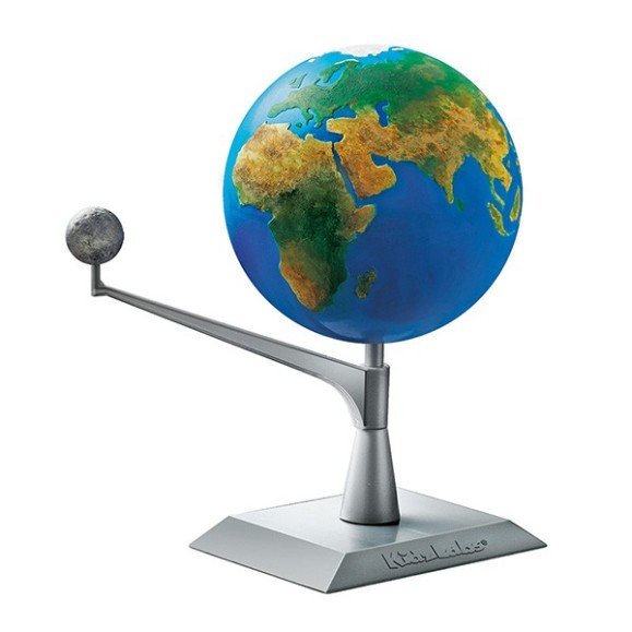 Earth-Moon Model Making Kit 4M