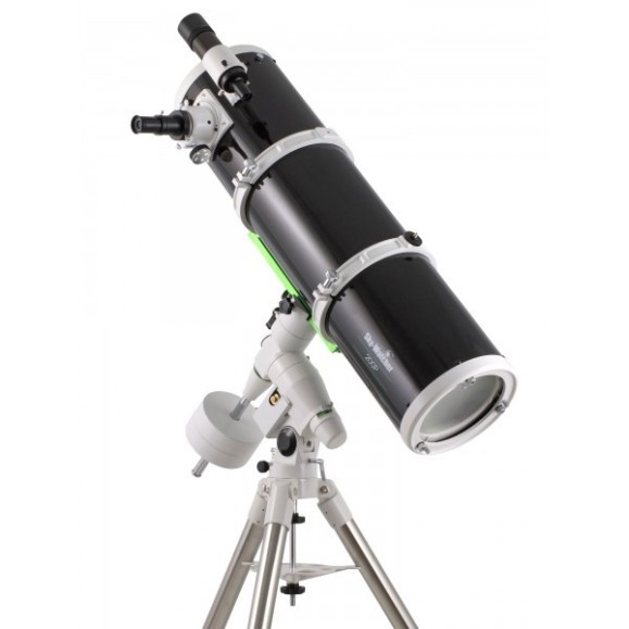 Telescopio Newton SkyWatcher 200/1000 mm con montura NEQ5
