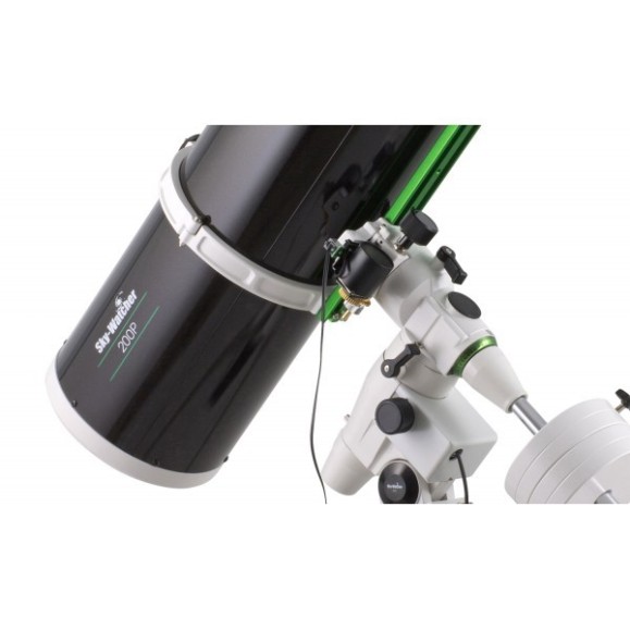Telescopio Newton SkyWatcher 200/1000mm con montura NEQ5 y motor doble