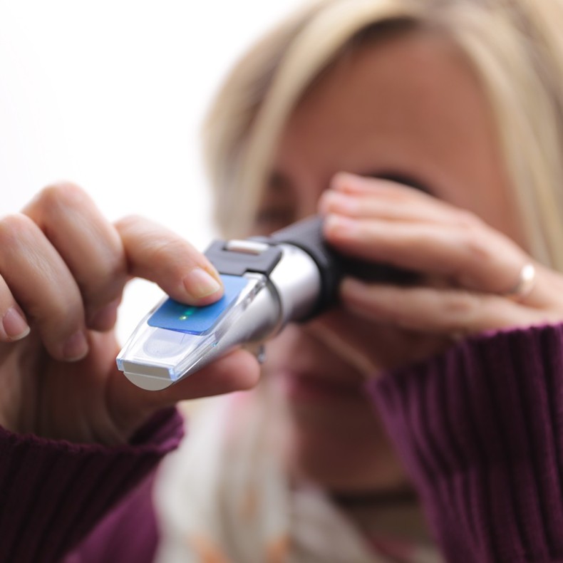 Refractómetro de mano OPTIKA HR-160...