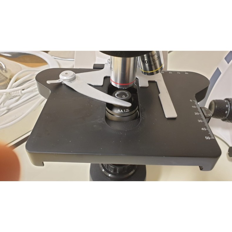 Microscopio biológico de EPI... Microscopio biológico de EPI...
