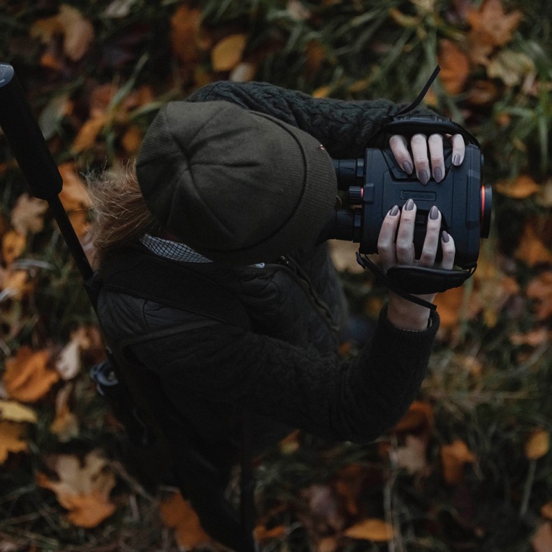 Prismáticos de visión digital...