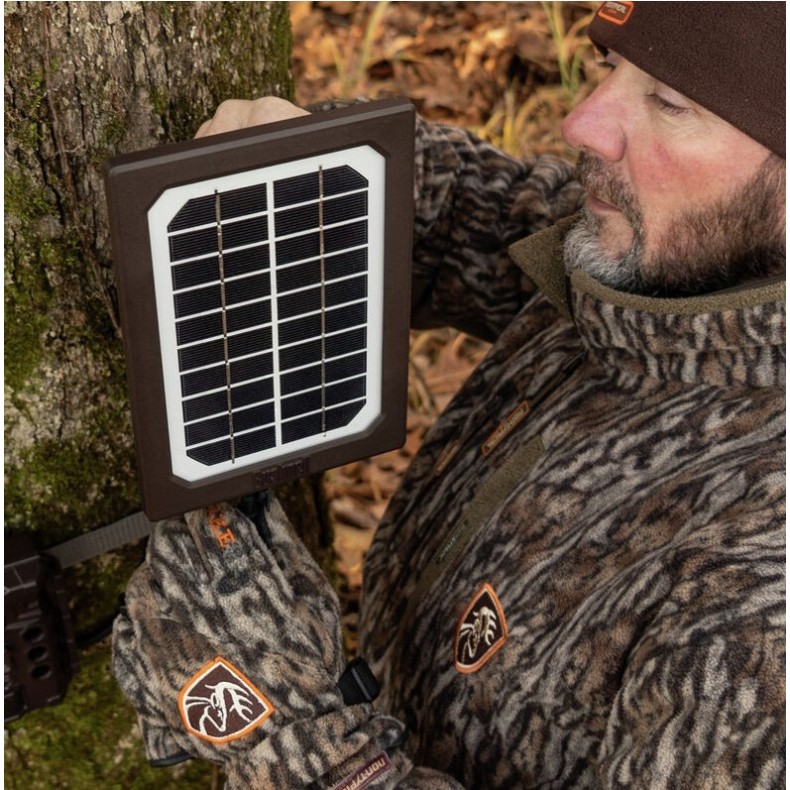 Panel solar BUSHNELL para cámara