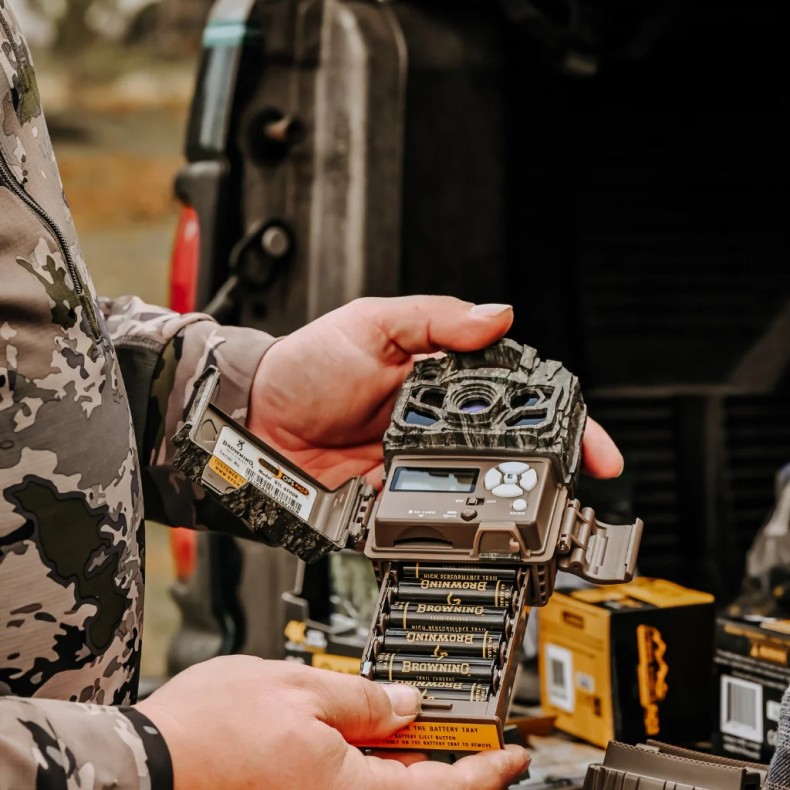 Cámara de trampeo Dark OPS FHDR BROWNING Cámara de trampeo Dark OPS FHDR BROWNING